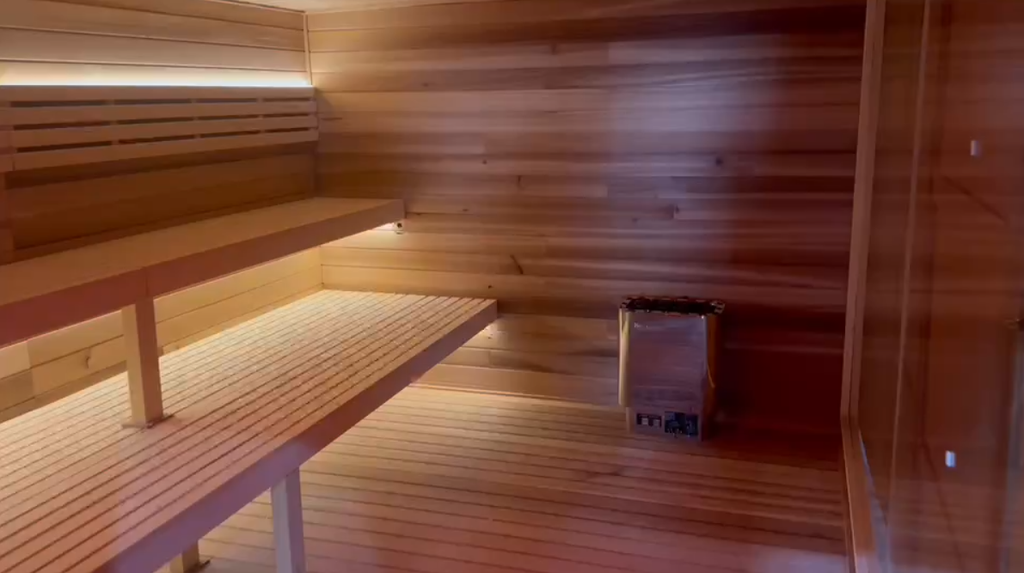 Custom - made high - end hand - crafted traditional fir outdoor cube - shaped sauna (accommodating 4 - 6 people), equipped with an electric sauna heater and a glass door