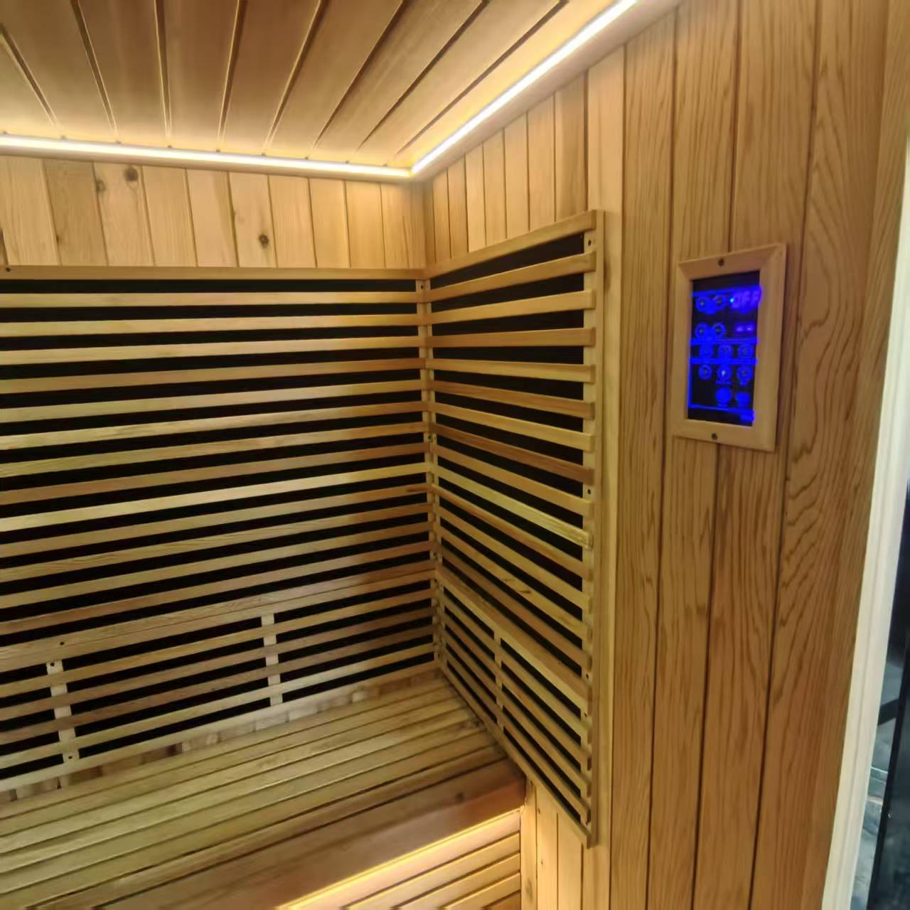 Outdoor courtyard square infrared sauna. An integrated sweat - steaming house in the open - air garden, which is waterproof and customizable in size.