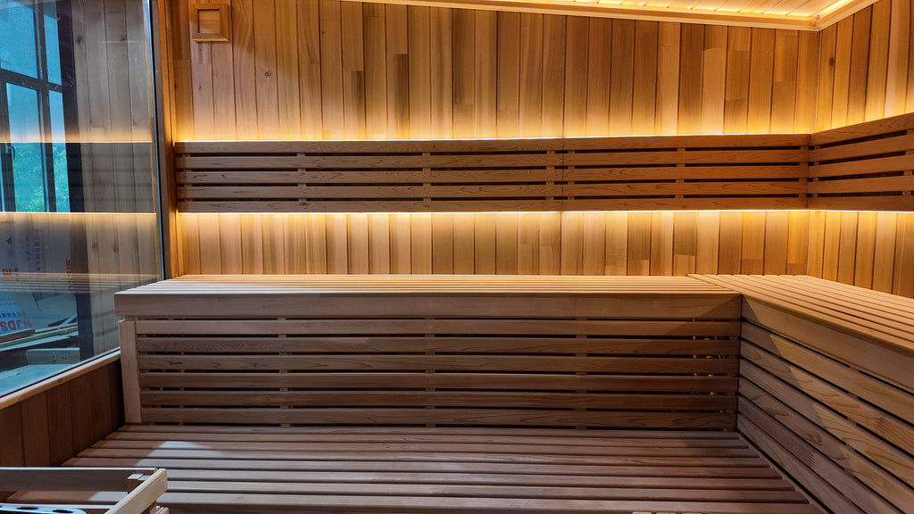 Square Wooden Outdoor Sauna With Rain Canopy, Electric Dry Steam, Custom Size For Villa Courtyard