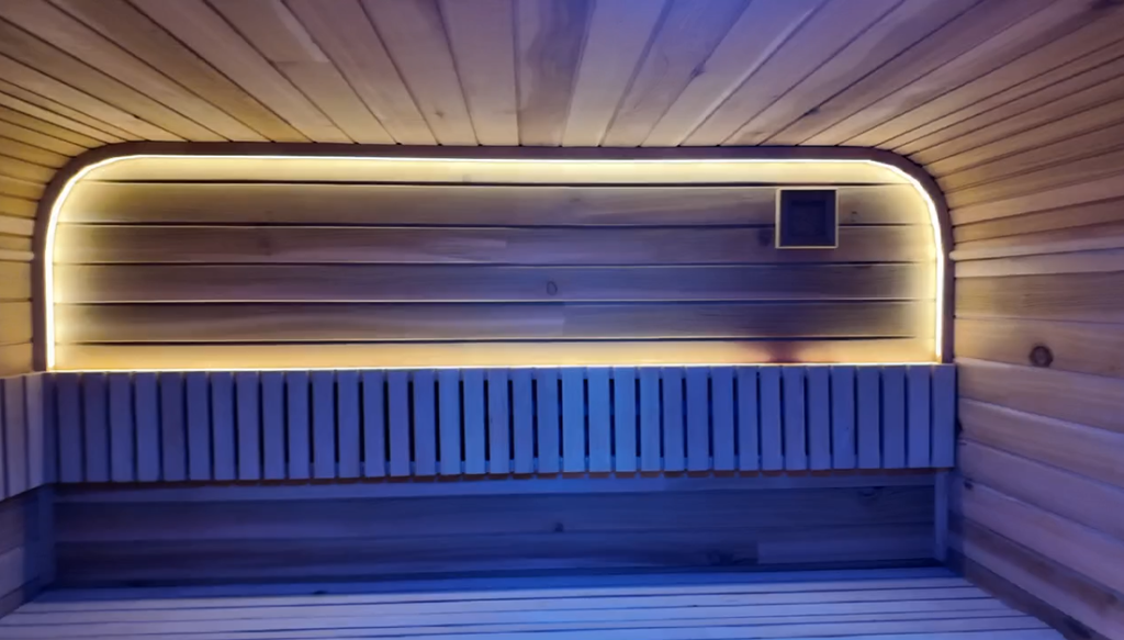 Customizable luxury square - shaped sauna. It is made of beech and red cedar, can accommodate 4 people, and is suitable for outdoor use.