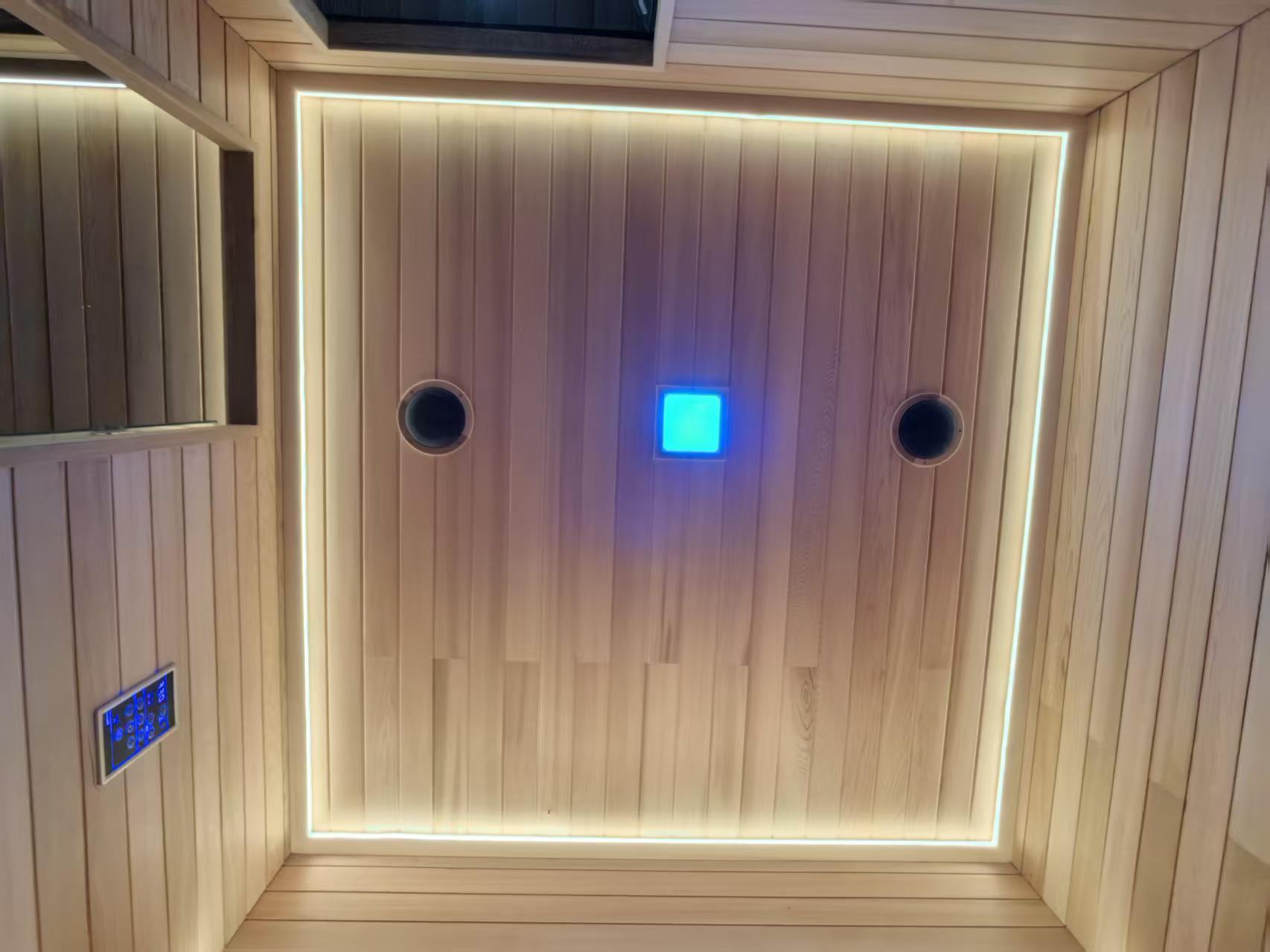 Large - scale outdoor traditional wooden sauna. A custom - made dry - heat garden sauna for 4 - 8 people, suitable for hotel spas.