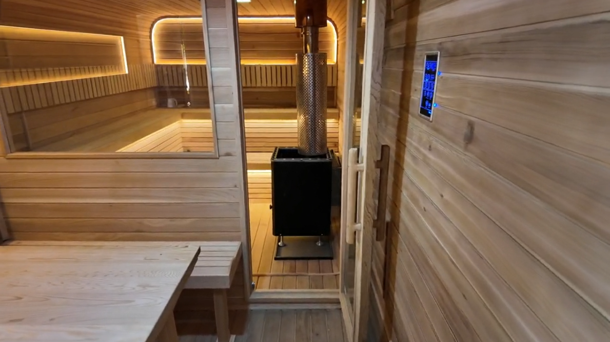 Customizable luxury square - shaped sauna. It is made of beech and red cedar, can accommodate 4 people, and is suitable for outdoor use.