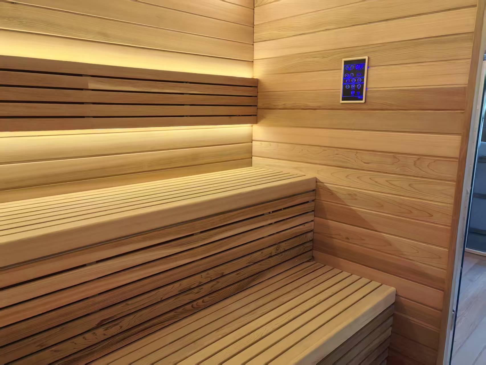 Large - scale outdoor traditional wooden sauna. A custom - made dry - heat garden sauna for 4 - 8 people, suitable for hotel spas.