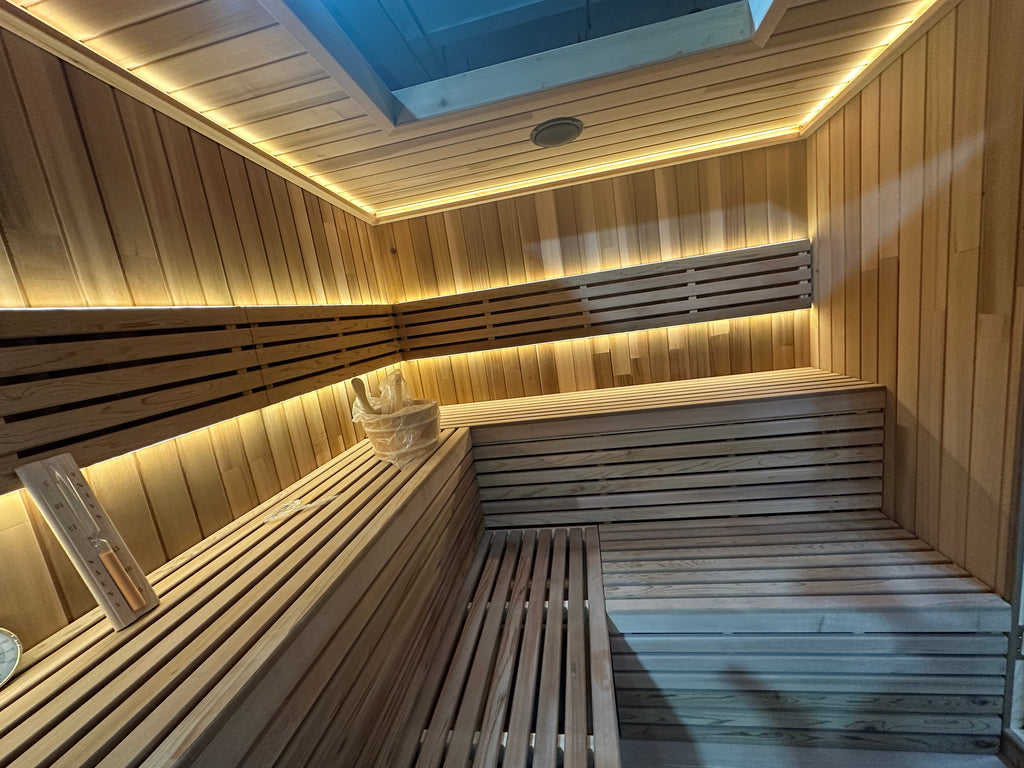 Square Wooden Outdoor Sauna With Rain Canopy, Electric Dry Steam, Custom Size For Villa Courtyard