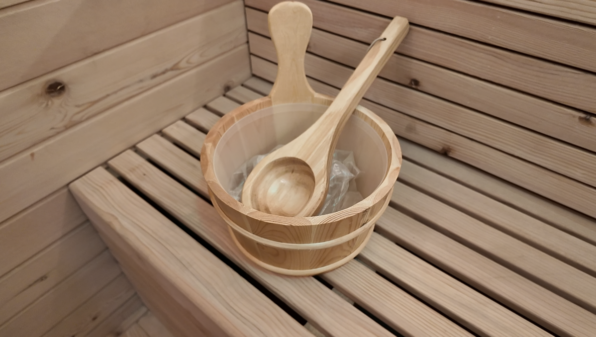 The Best Sauna for 4 - 6 People: Outdoor Triangular - peaked Modern - style Dry - steam Family Sauna