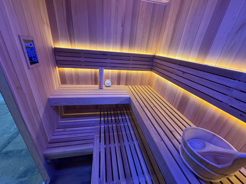 The outdoor square - shaped solid - wood sauna has a traditional and classic design. It is heated by an electric furnace, can be customized, and is suitable for 1 - 6 people.