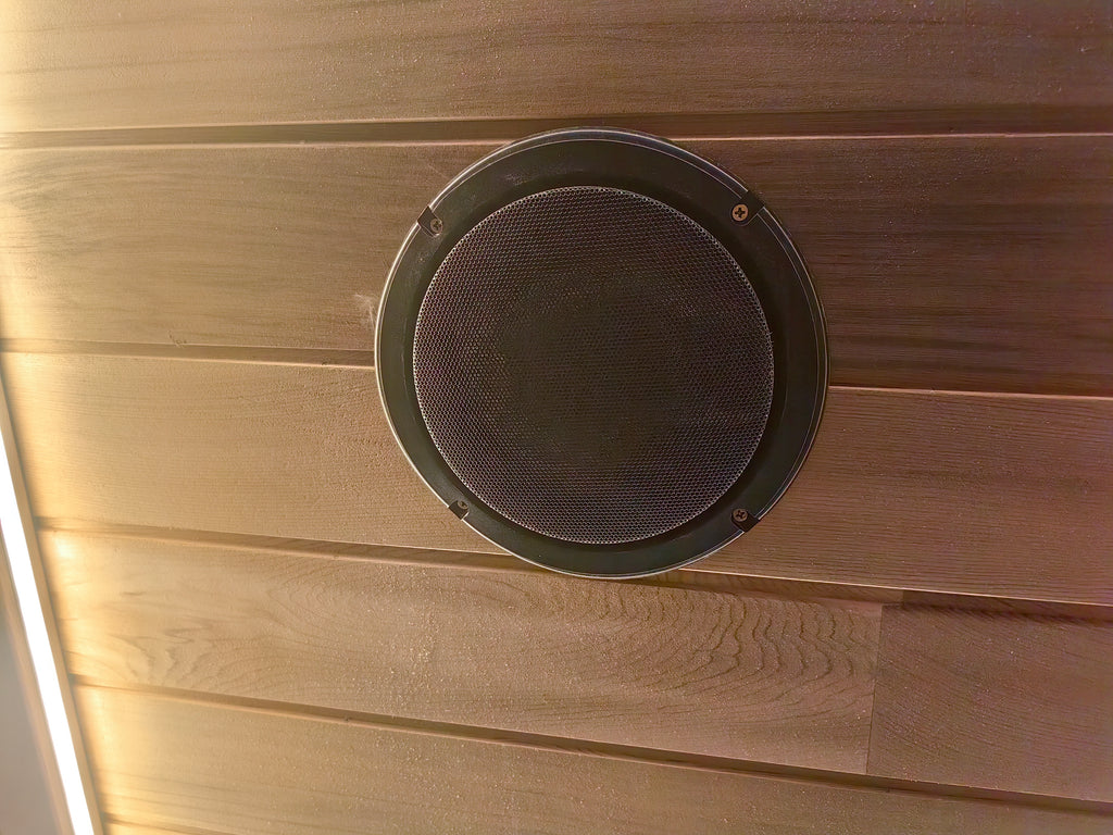 Outdoor traditional sauna - made of Canadian red cedar and hemlock, a large square - shaped sauna bathroom that can accommodate 4 people.