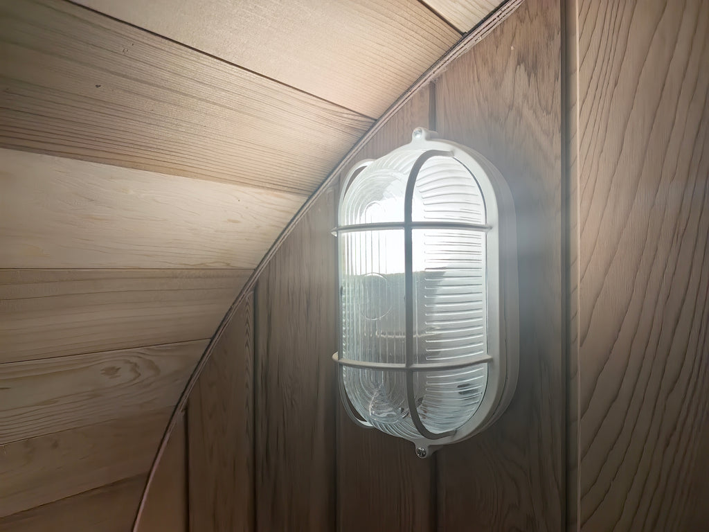 4 - 6 - person outdoor barrel - type sauna room, wooden barrel - type sauna room with electric stove。
