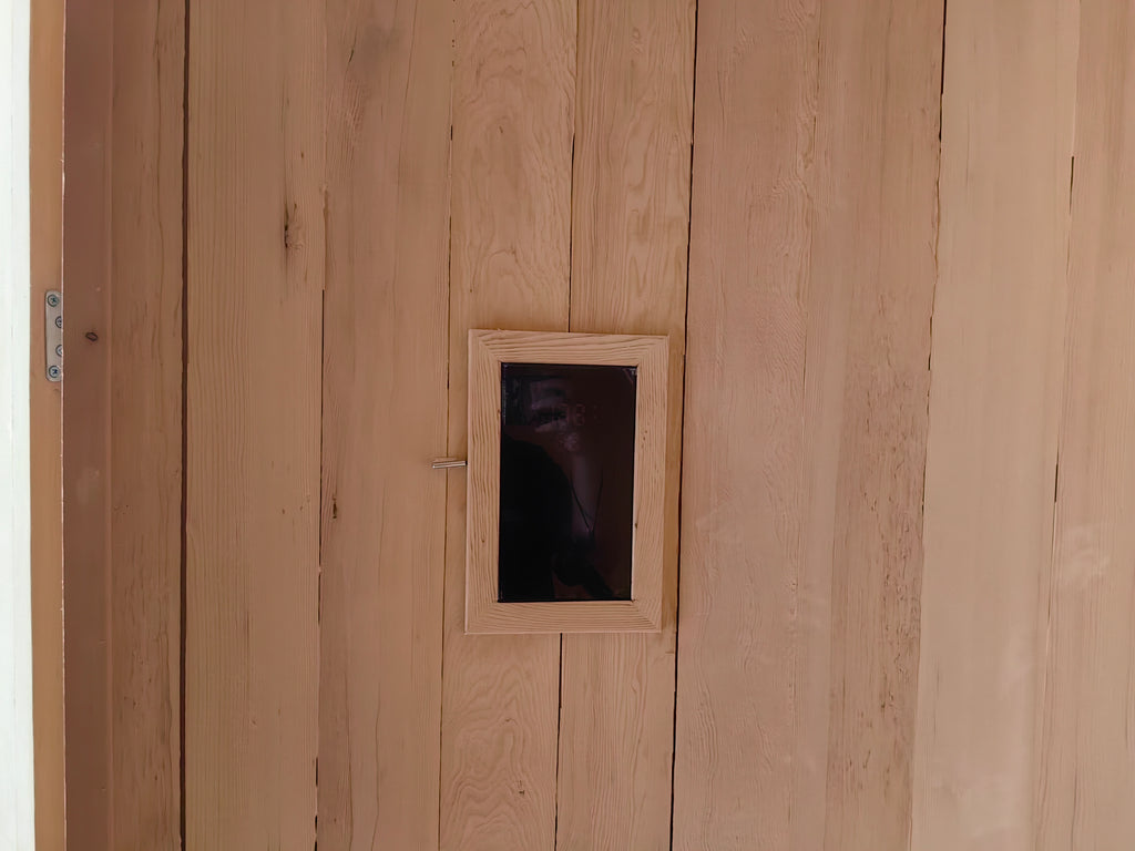 Customize an outdoor barrel - shaped sauna for 4 - 6 people. It is a Canadian red cedar wood steam sauna with a terrace, equipped with an electric heater and sauna stones.