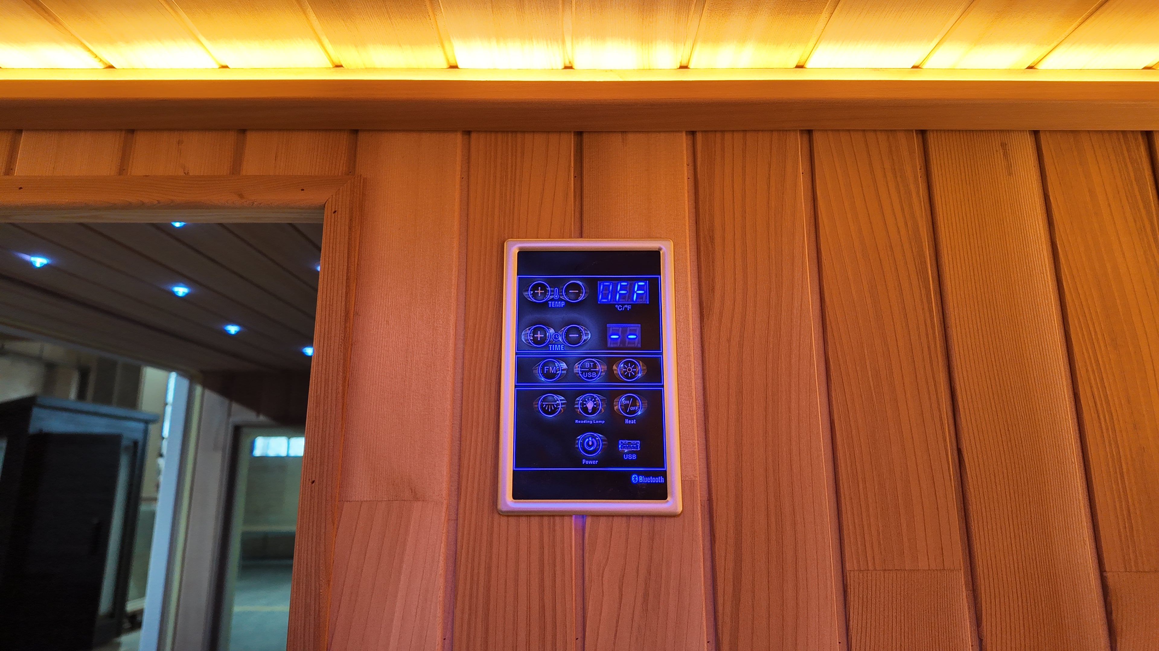In 2026, the luxurious outdoor square - shaped intelligent steam sauna can accommodate 4 - 6 people. It is a wet - steam sauna.